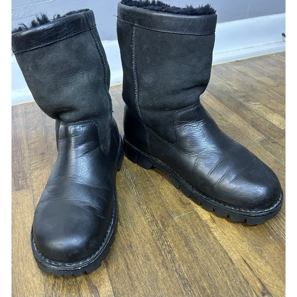 UGG Australia Beacon #5485 Black Leather & Genuine Sheepskin Pull On Boots Sz 10